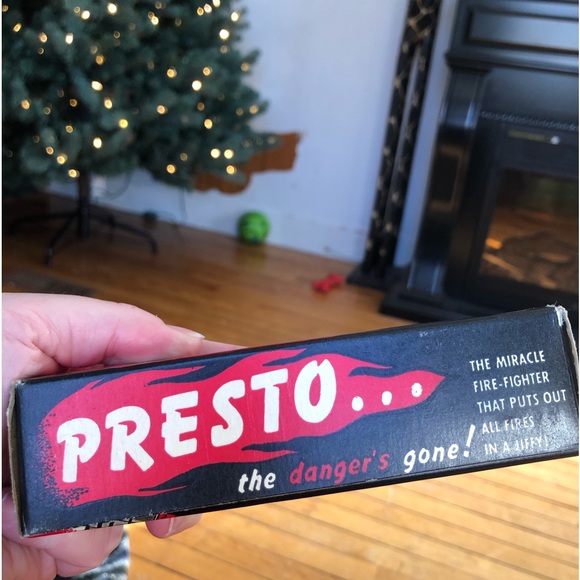 Vintage motorcycle fire extinguisher - Picture 6 of 6